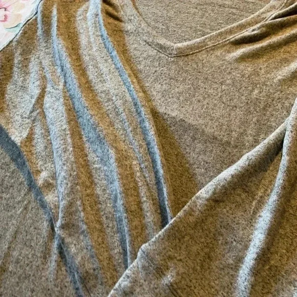 Top for Women’s Long Sleeve Gray Size XL - Picture 4 of 7
